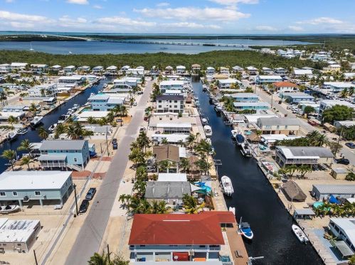 227 Lower Matecumbe Rd, Key Largo, FL 33037-3054