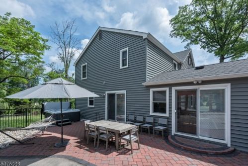 845 Vosseller Ave, Martinsville NJ  08836-2387 exterior