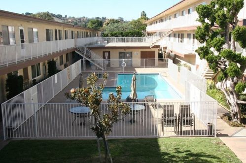 25925 Narbonne Ave, Lomita CA  90717-3068 exterior