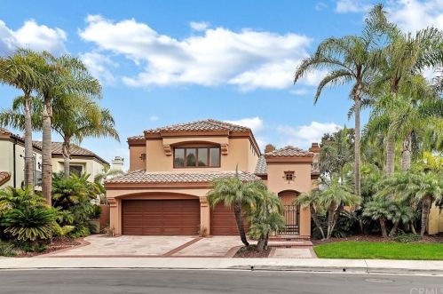 6471 Morningside Dr, Huntington Beach CA  92648-6106 exterior