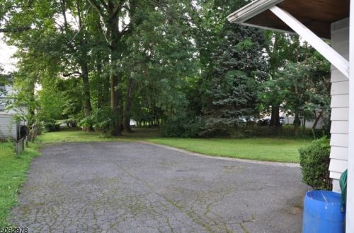 450 Riverview Dr, Paterson NJ  07512-2319 exterior