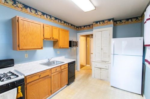 515 Peebles St, Pittsburgh PA 15221-3263 exterior