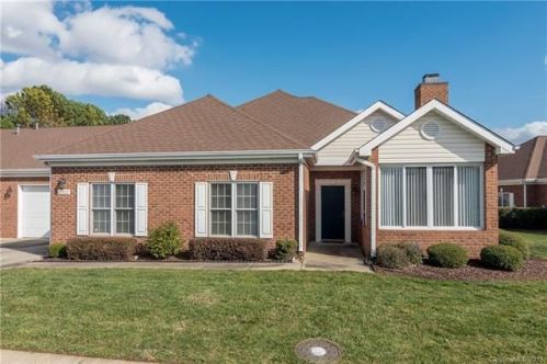 10909 Willow Crossing Dr, Charlotte, NC 28210-7240