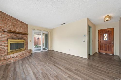 4047 Vista Calaveras St, Oceanside CA  92056-4607 exterior