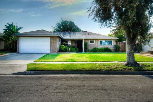 4637 Hazel Ave, Fresno, CA 93722-4028