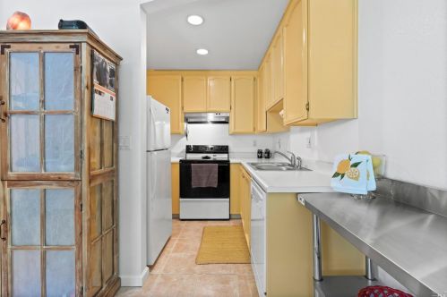 1468 Townview Ave, Santa Rosa CA  95405-7561 exterior