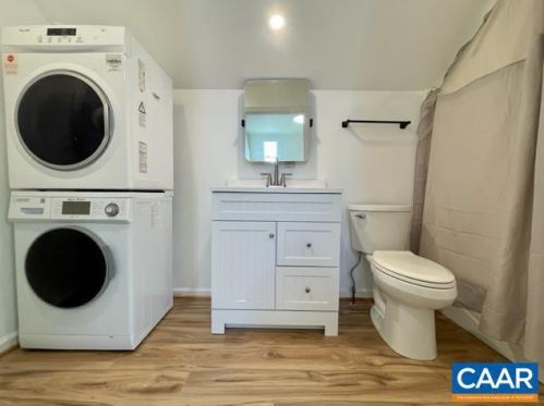 697 Greene Acres Rd, Stanardsville VA  22973-2521 exterior