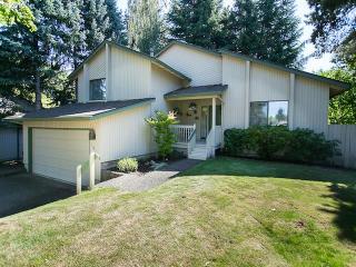 16160 Grimson Ct, Portland, OR 97224-4558