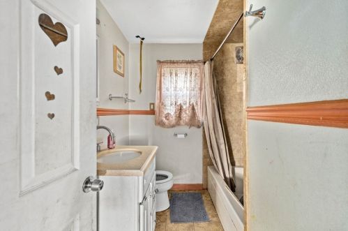 210 Sunny Dr, Pittsburgh PA  15236-2665 exterior
