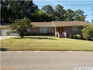 1028 Capri Cir, Bessemer, AL 35023-2405