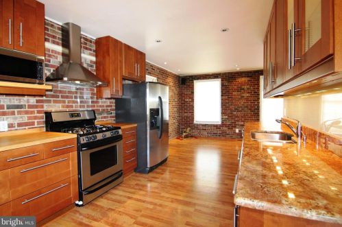 6016 Jennings Ln, Springfield, VA 22150-1313
