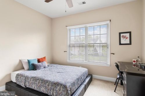 5737 Waterloo Bridge Cir, Haymarket VA  20169-8117 exterior