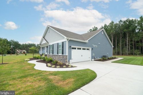 94 Beaver Pond Cir, Harrington, DE 19952-1987