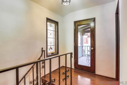 3211 Dumas St, San Diego CA 92106-1317 exterior