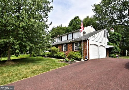 107 Greenbriar Rd, Lansdale, PA 19446-1519