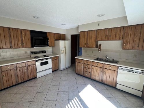 605 Orchard Ridge Rd, Dodgeville, WI 53533-2002