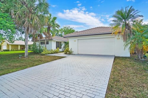 4512 White Cedar Ln, Delray Beach, FL 33445-7037