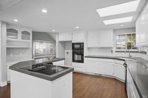 1840 Paddock Ln, Turlock CA  95382-2958 exterior