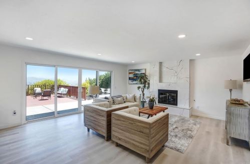 1901 Hacienda Dr, El Cajon CA  92020-1056 exterior