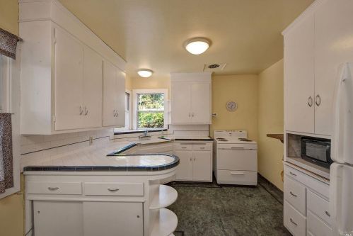 718 Hahman Dr, Santa Rosa CA  95405-6864 exterior