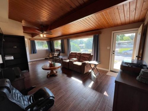 3509 Bucknell St, Bakersfield, CA 93305-1215
