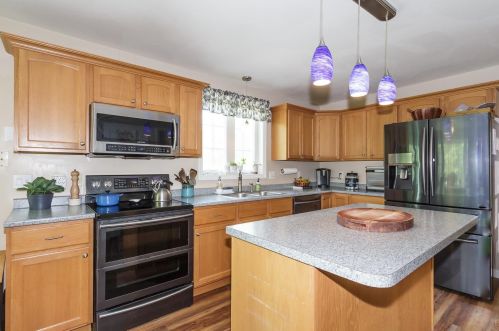 11 Lynwood Rd, Raymond NH  03077-1876 exterior