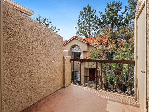 2324 Archwood Ln, Simi Valley CA  93063-6131 exterior