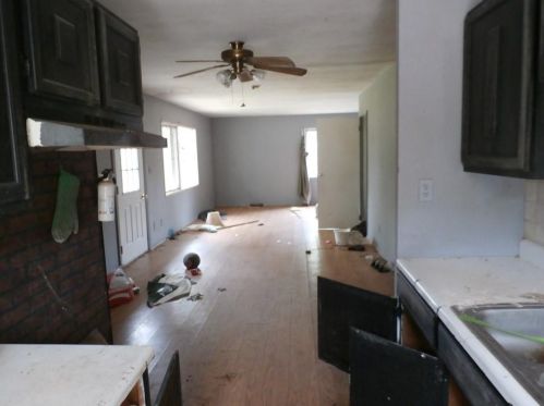 30 Paige Dr, Coventry RI 02816-8931 exterior