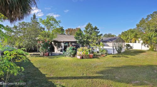 930 Palm St, Cocoa, FL 32927-5142