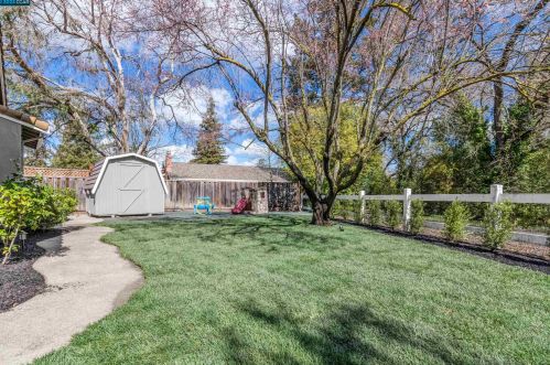 124 Greenbrook Ct, Danville CA  94526-5251 exterior