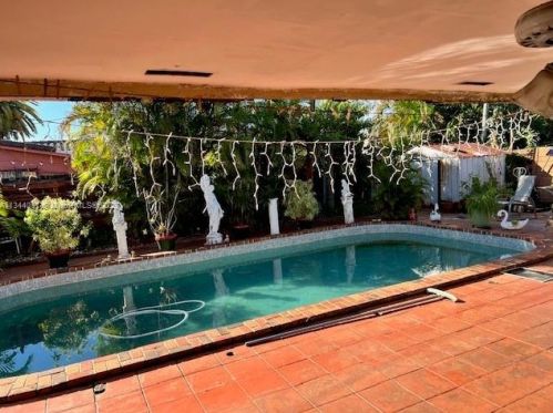 7600 15th Ave, Hialeah, FL 33014-3306