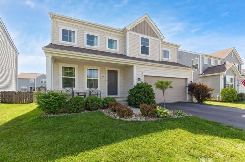 2400 Sky Valley Dr, Darbydale, OH 43123