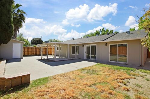 2321 Jeanine Dr, Modesto CA  95355-4064 exterior