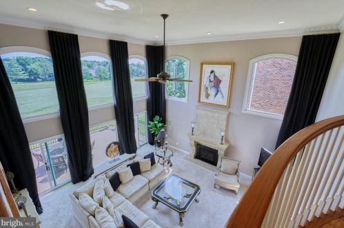 43527 Butler Pl, Leesburg VA 20176-7428 exterior