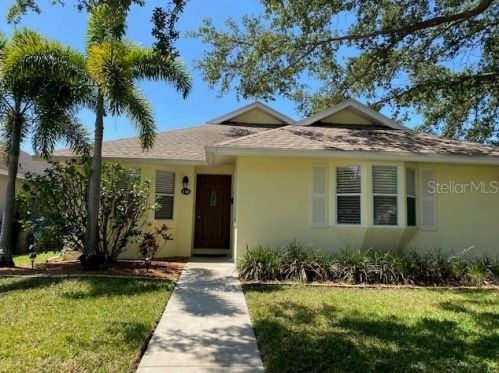 110 42nd Ave, Saint Petersburg, FL 33703-5826