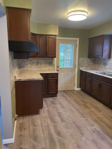 2015 Kimball Ave, New Kensington, PA 15068-4023