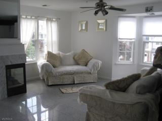 1101 Worthington Ct, Parsippany NJ  07834-3440 exterior
