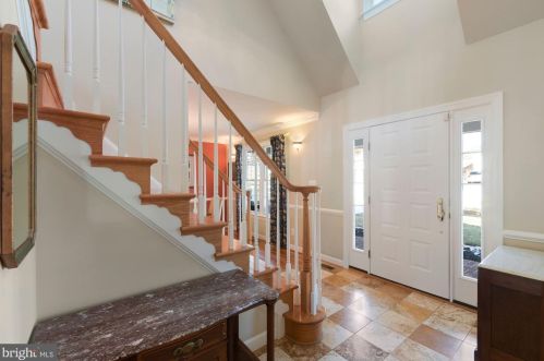 1802 Pimmit Dr, Falls Church VA  22043-1113 exterior