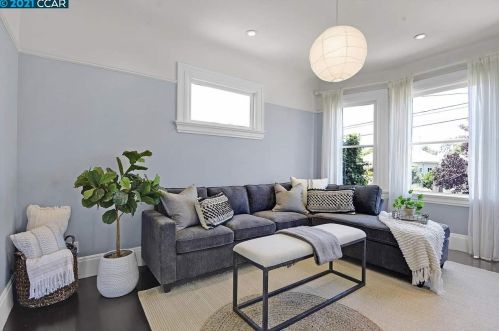 961 44th St, Oakland, CA 94608-3403