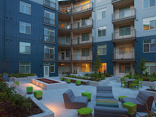 16325 Cleveland St, Redmond WA  98052-5196 exterior