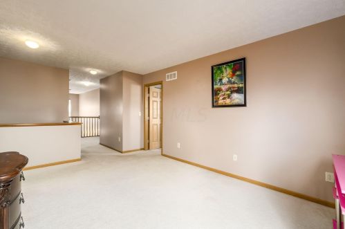 376 Enos Loomis St, Pataskala OH  43062-8160 exterior