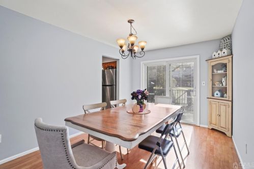 35 Heritage Ln, Perth Amboy NJ  08863-1464 exterior