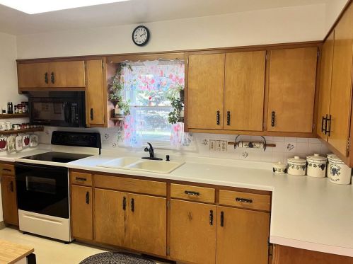 1124 Platten St, Green Bay, WI 54303-4322