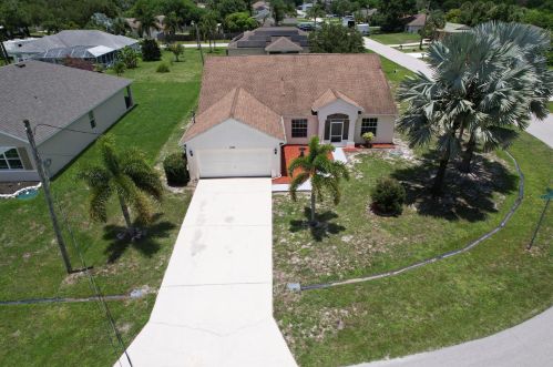 1001 Estaugh Ave, Fort Pierce, FL 34953-1808