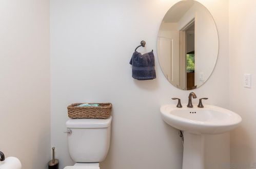 6962 Feldspar Pl, Carlsbad CA  92009-5212 exterior