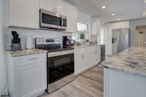 5122 3rd Ave, Cape Coral, FL 33914-7119