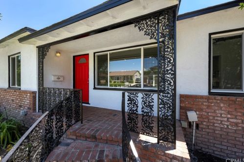 6128 Village Rd, Lakewood CA  90713-3131 exterior