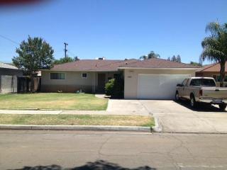 4402 Cedar Ave, Fresno, CA 93726-2508