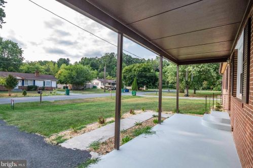 3 Old Barn Rd, Richmond National Battlefiel VA  22835-9008 exterior