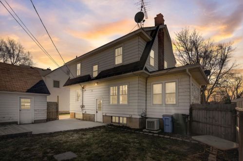 609 Edgewater St, Portage, WI 53901-2316
